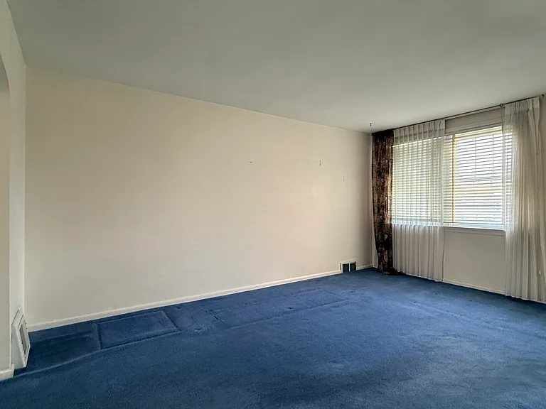 3303 Hartel Ave — Photo 5