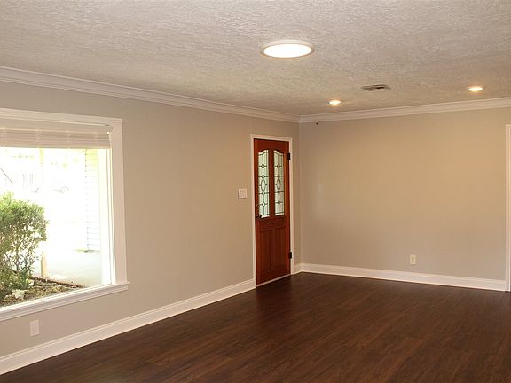 3rd image of 2660 W Lucas Dr