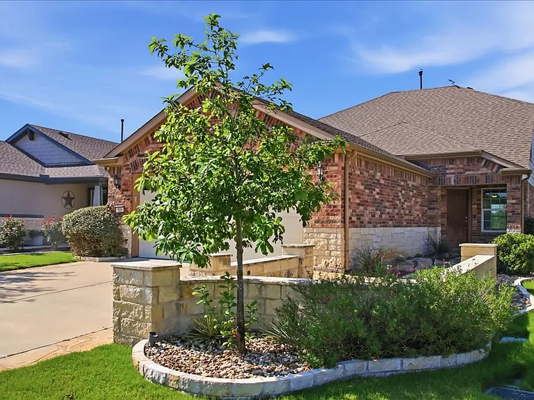 816 Hamilton Ln — Photo 6