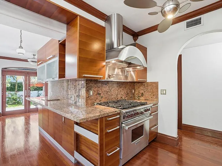 1137 Asturia Ave — Photo 42