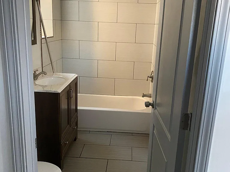 2301 W Cullerton St #2F — Photo 9