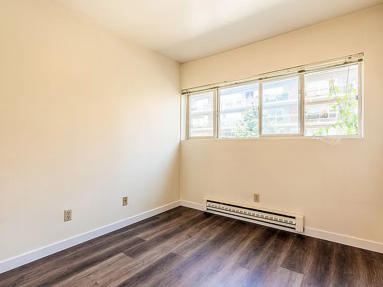Camelot Apartments — Photo 10