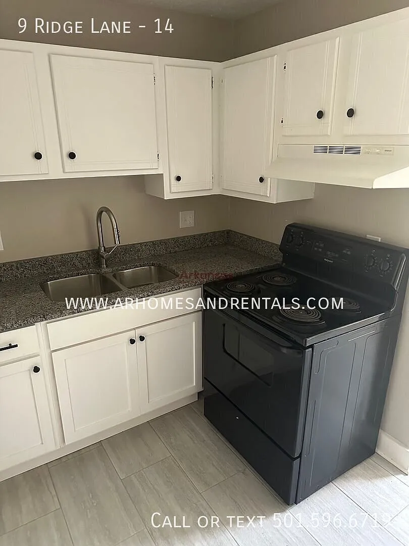 Pinnacle View Apts. | 2 Bedrooms | 1 Bathroom | 1/2 Off First Month's Rent — Photo 3