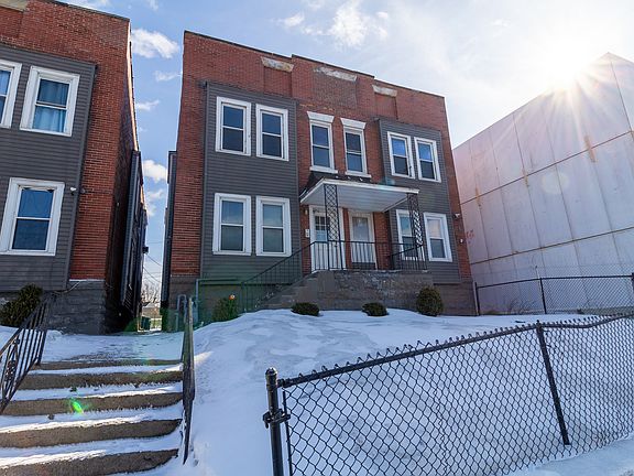 3rd image of 1711 Main St #F
