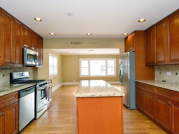 4th image of 8219 W Summerdale Ave
