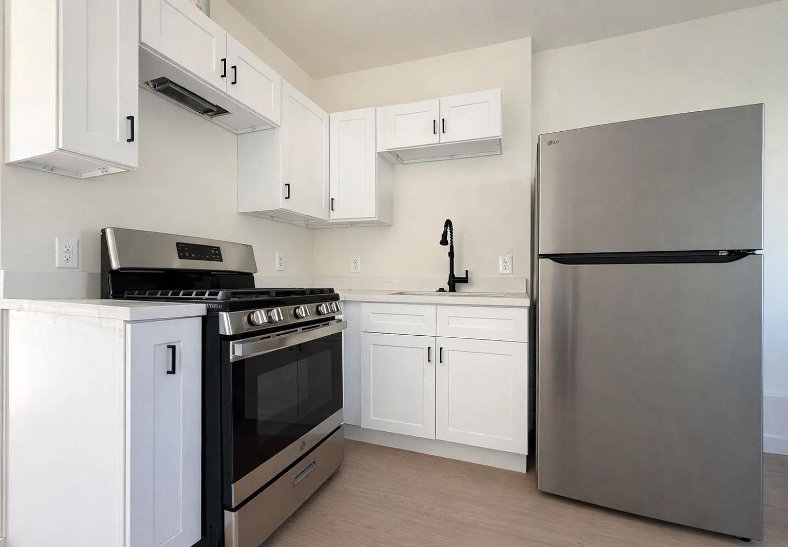 Studio, 1.0 bath, 400 sqft, $1,595 — Photo 3