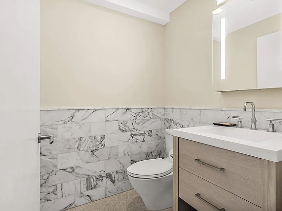 5th image of 2 River Ter APT 6F