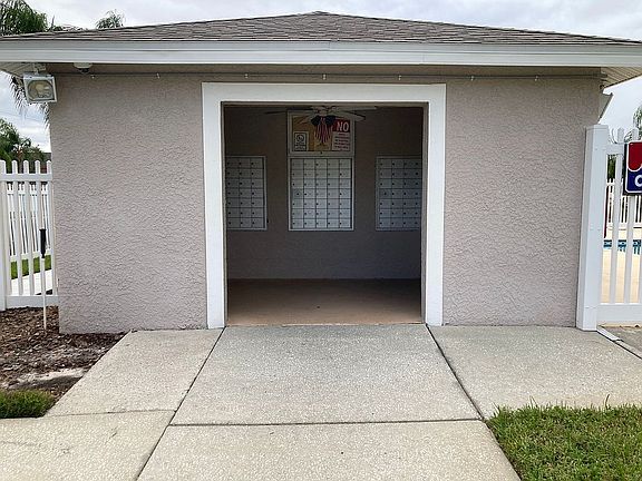 3rd image of 732 Kensington Lake Cir