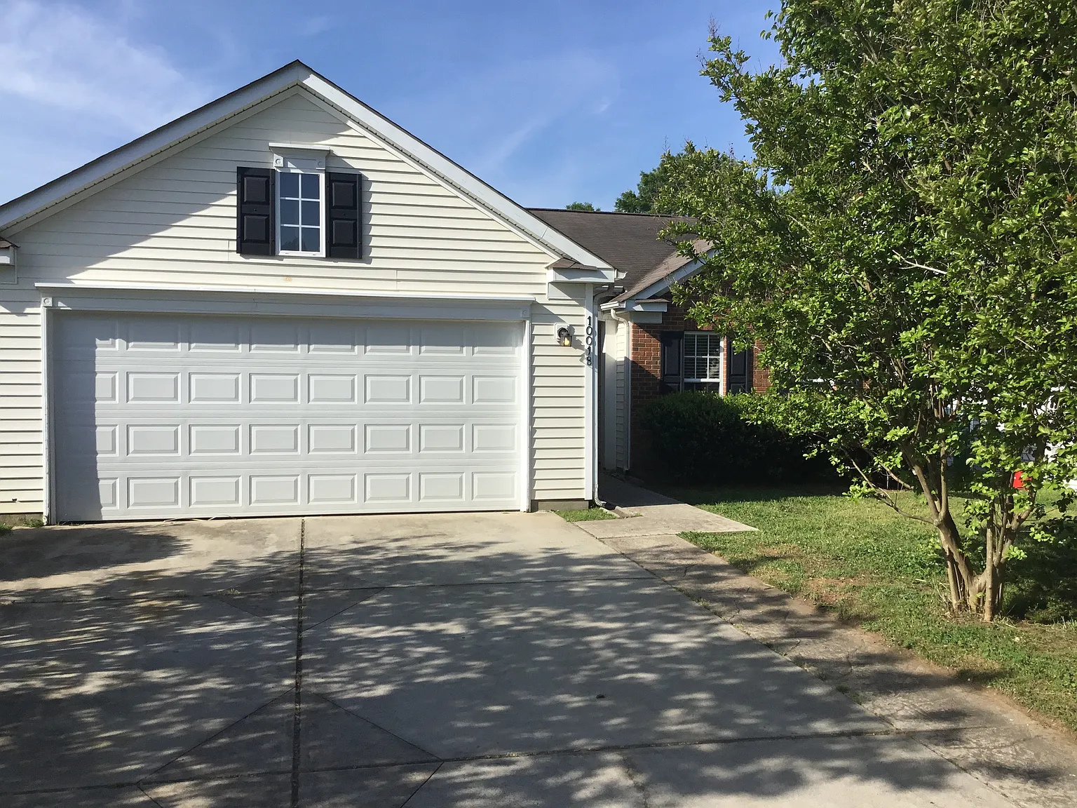 3 bed, 2.0 bath, 1186 sqft, $2,005 — Photo 1