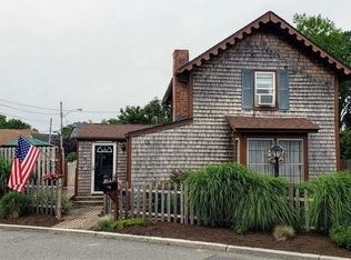 65 Jackson Ave, Riverside, RI 02915