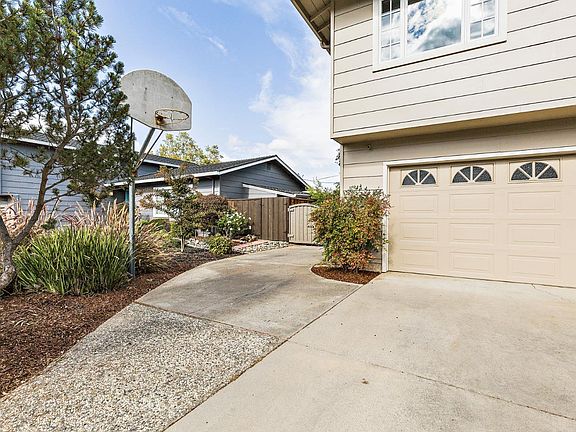 4th image of 5984 Alvarado Ct