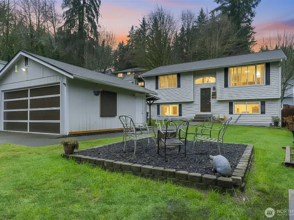 60 NE Lorrain Court, Belfair, WA 98528