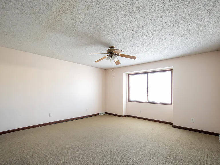 174 Harvard Rd — Photo 24