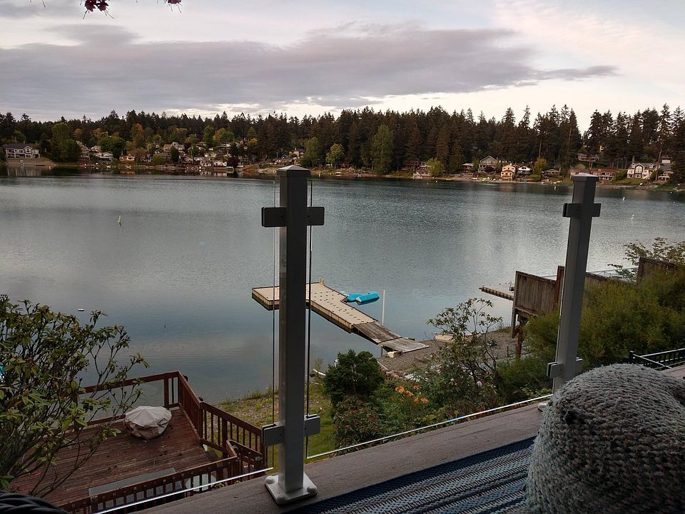 1st image of 4XX Lake Louise Dr SW