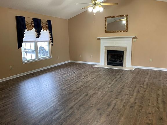 2nd image of 112 Cabot Ct W