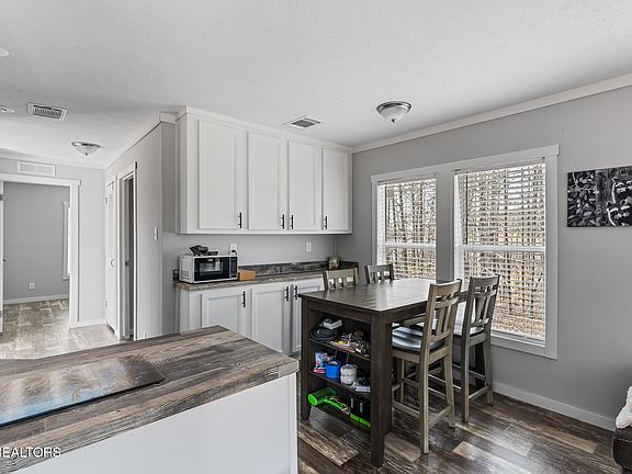 5th image of 438 County Road 188