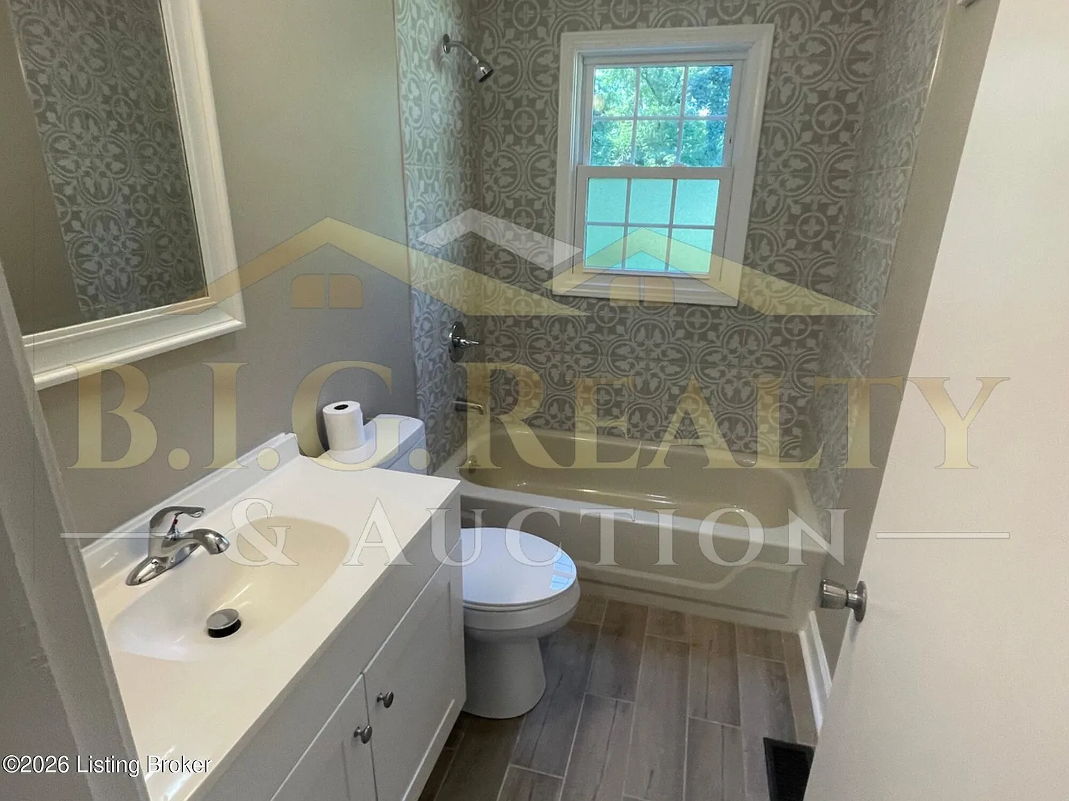4 bed, 3.0 bath, 2696 sqft, $2,195 — Photo 4