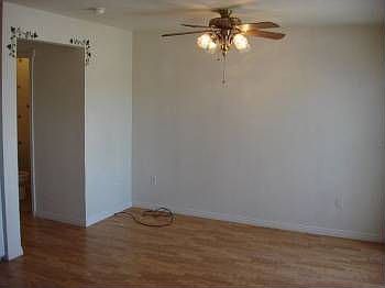 4th image of 3527 E Greenfield Dr