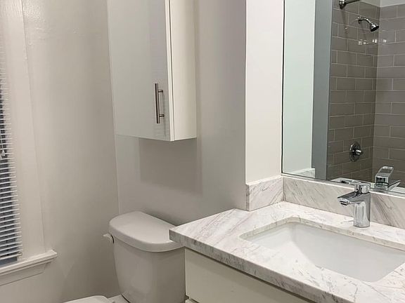4th image of 929 Pine St #103