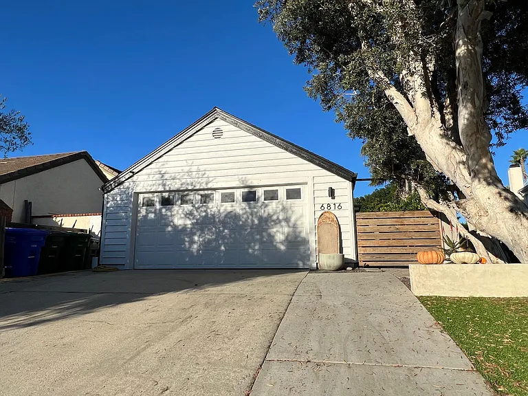 6816 Luciernaga Ct — Photo 10