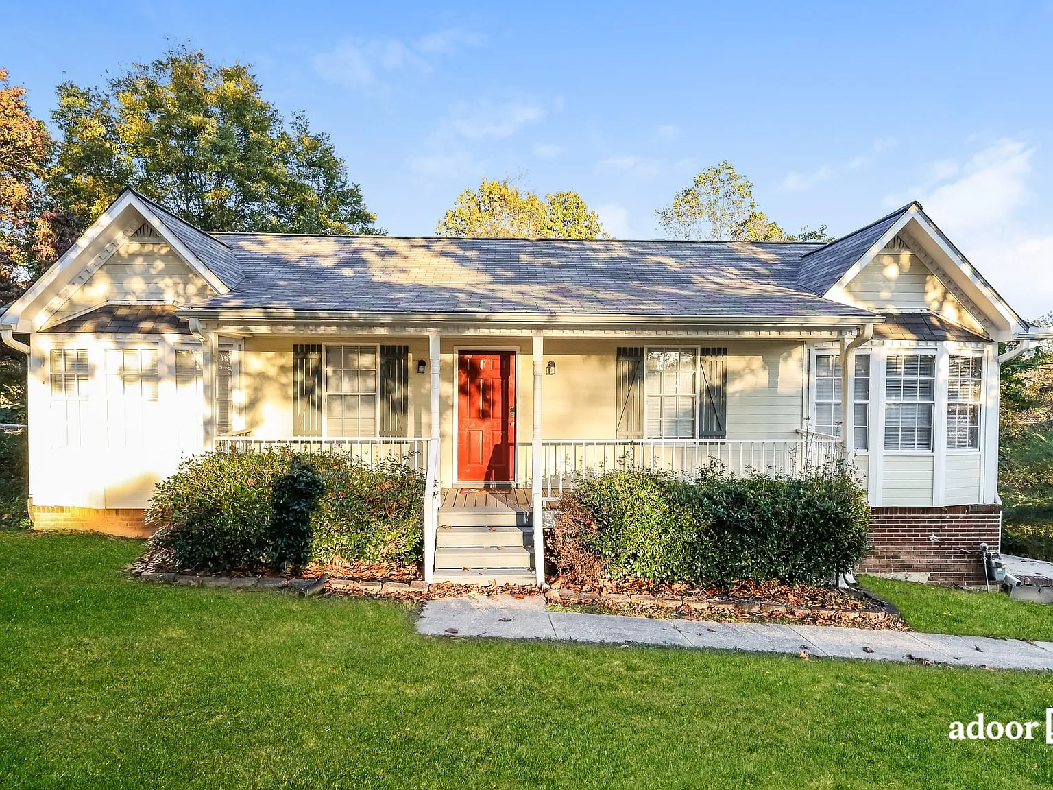 3 bed, 2.0 bath, 1445 sqft, $1,645 — Photo 1