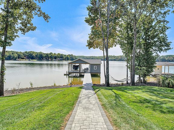5th image of 200 Park Shores Cir