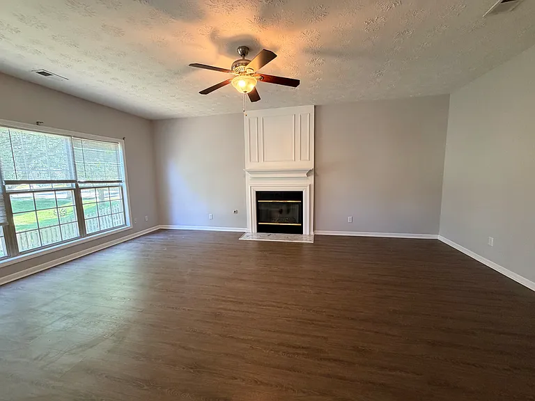 4852 Clifford Cir — Photo 6
