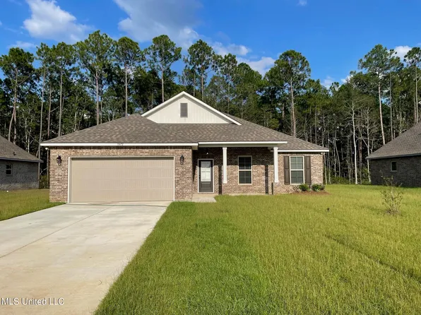 11472 Memphis Cir, Ocean Springs, MS 39564