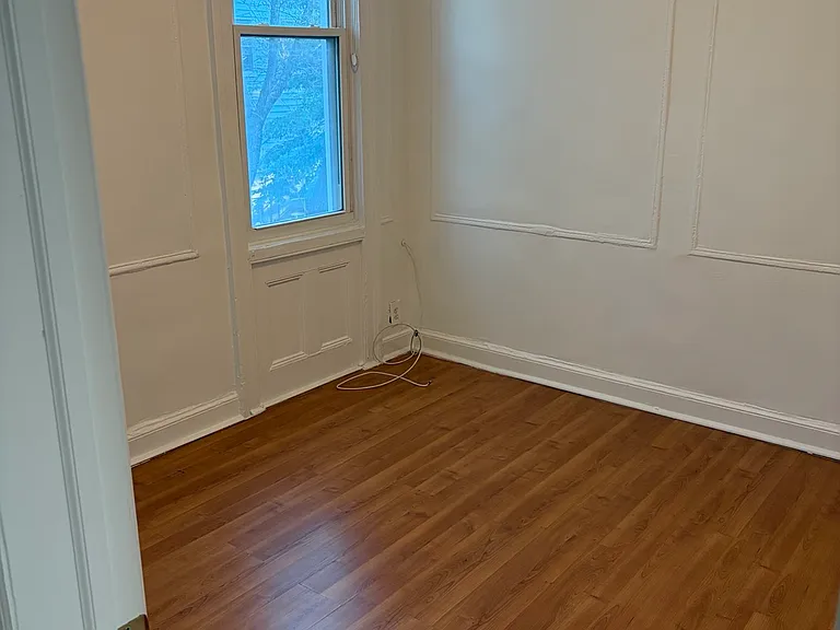 255 Boerum St #2 — Photo 5
