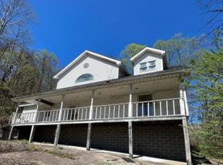 324 Victory St, Whitesville, WV 25209