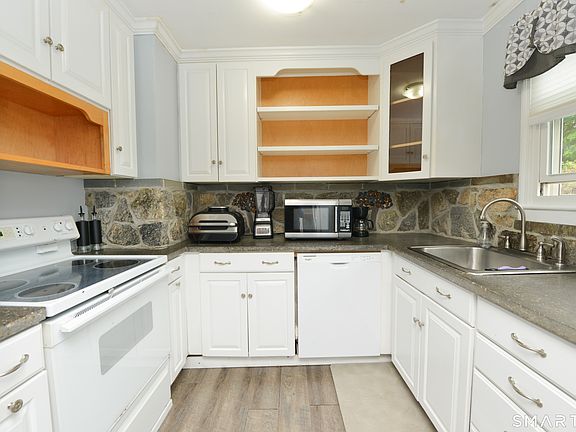 4th image of 513 Stafford Avenue