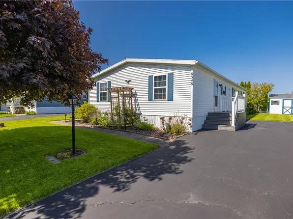 6348 Kims Dr, Victor, NY 14564