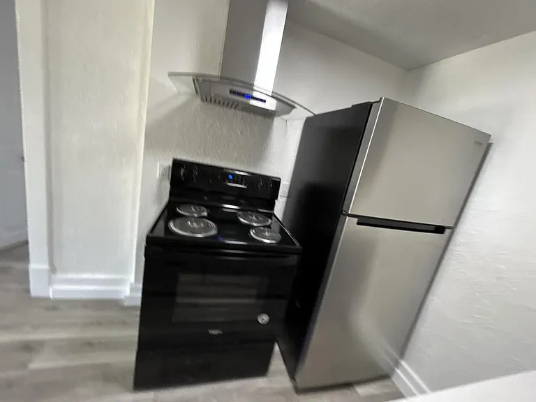2102 Jefferson Ave — Photo 13