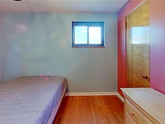 4th image of 25 Carol Dr