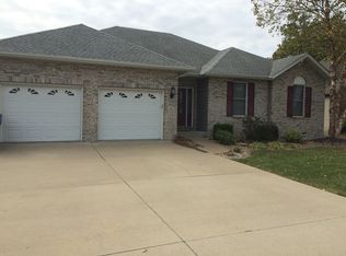 125 Woodcrest Dr, Bethalto, IL