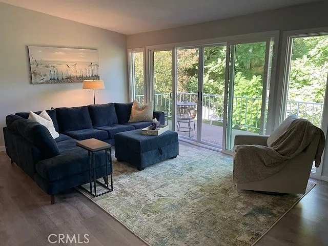 2 bed, 1040 sqft, $3,750 — Photo 1