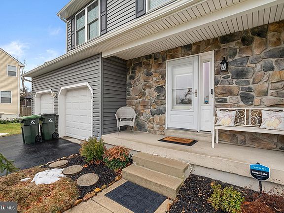 4th image of 40 Beaver Run Rd