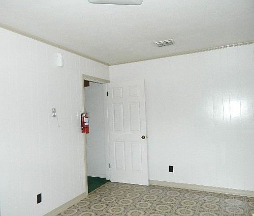 4th image of 6633 Kennedy Dr