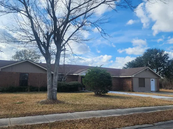 1614 Kayouche St, Lake Charles, LA 70615