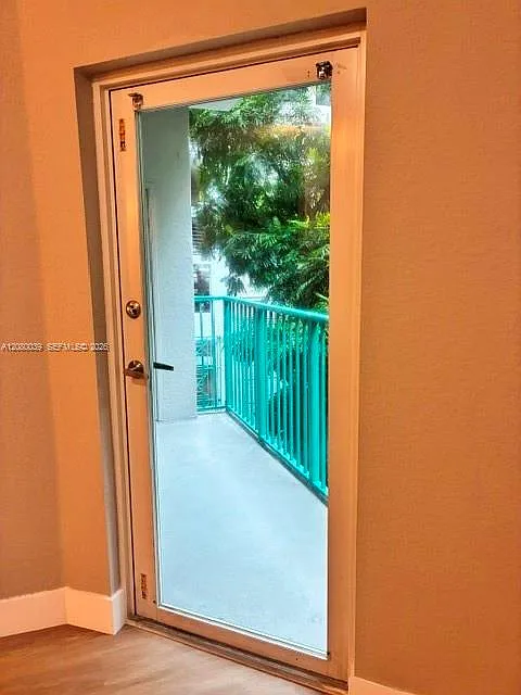 Valencia Condo — Photo 4