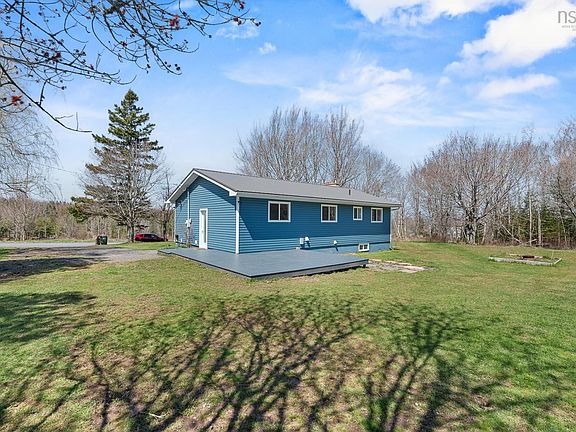 4th image of 544 Lake Rd
