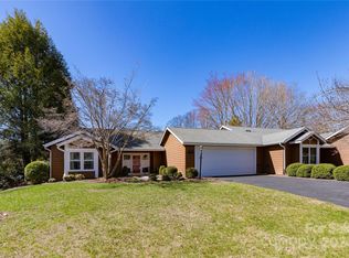 4 Laurel Place Dr, Asheville, NC 28803