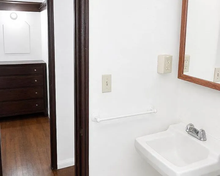 2511 Hearst Avenue — Photo 7