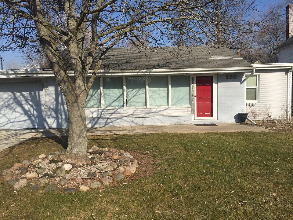 2nd image of 220 N 4th St