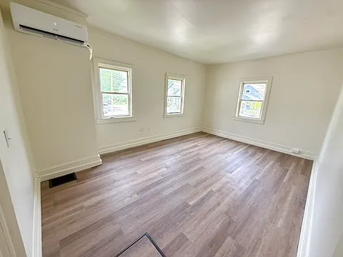 445 East Silver Street - 3 — Photo 3