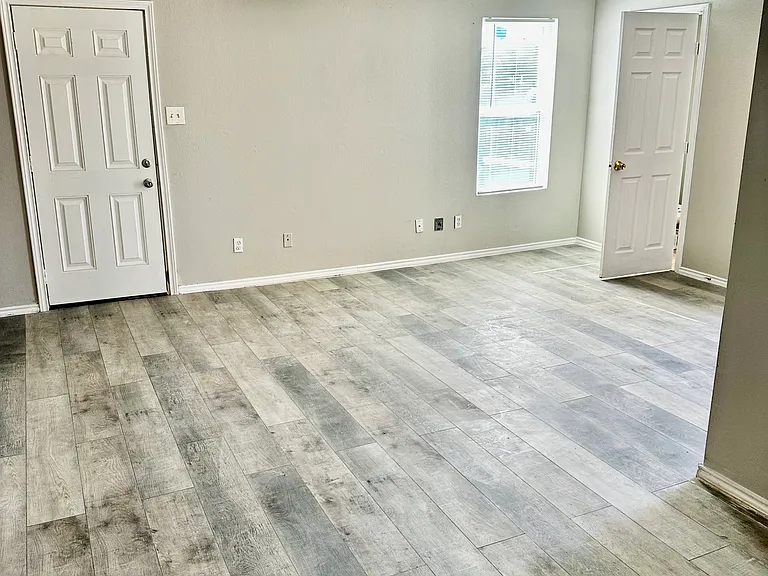 768 Avondale Ave #201 — Photo 5
