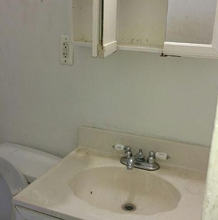 5th image of 3685 E 142nd St