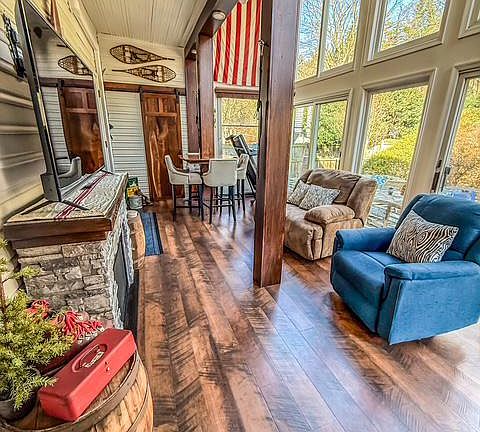 5th image of 105 Linden Ave