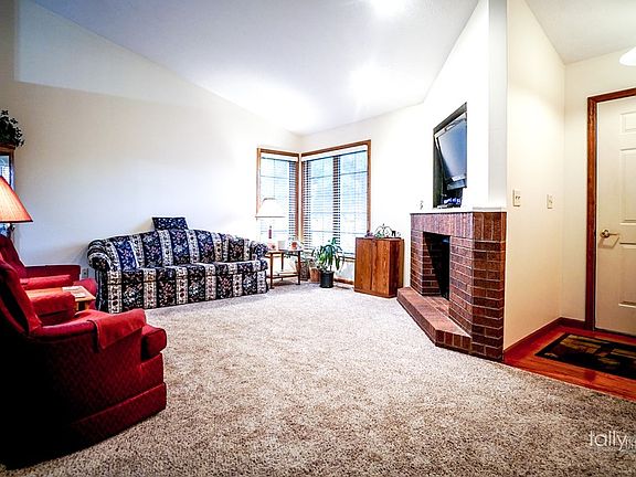 3rd image of 419 Johnson Dr