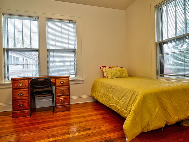 212-214 N Blount St — Photo 3